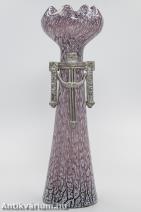 Wilhelm Kralik szecessziós lila üveg váza fémrátéttel 19. század vége 34 cm 