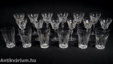 Bécsi art deco 18 darabos csiszolt üveg pohár készlet 20. század eleje