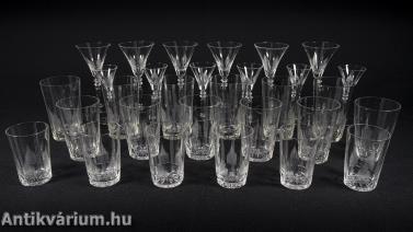 Bécsi art deco 30 darabos csiszolt üveg pohár készlet 20. század eleje