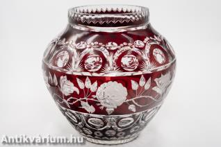 Cseh csiszolt bordó üveg váza 20. század első fele