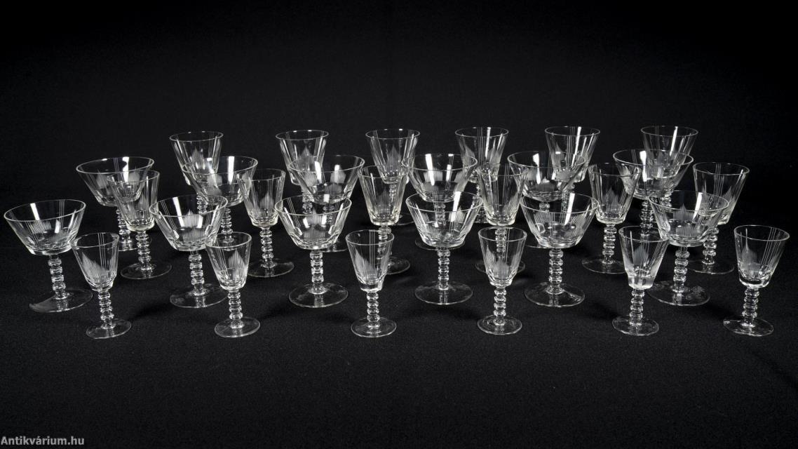  - Art deco 30 darabos pohár szett – Aukció – Gyűjteményárverezés: 3. üveg árverés, 2023. 04.