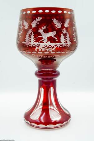 Egermann,  - Egermann kézzel csiszolt piros talpas üveg kehely 20. század első fele – Aukció – Gyűjteményárverezés: 2. üveg árverés, 2023. 01.
