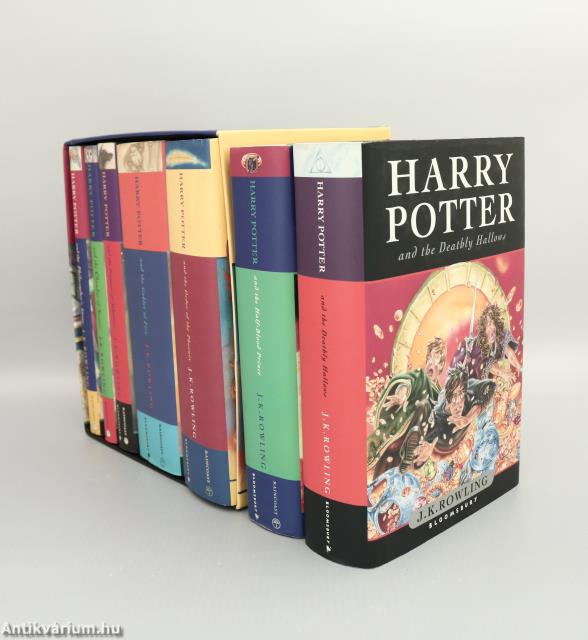 J. K. Rowling,  - Harry Potter 1-7. (védődobozos példány) – Aukció – 28. újkori könyvek aukciója, 2024. 04. 18-28