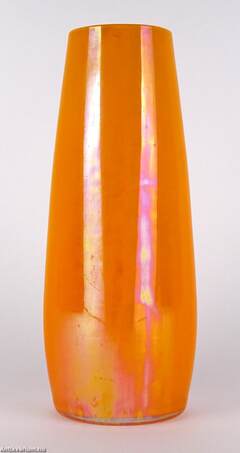 Kralik ,  - Kralik osztrák art deco lüszteres narancssárga üveg váza 1910 – Aukció – Gyűjteményárverezés: 2. üveg árverés, 2023. 01.