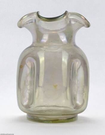 Johann Loetz Witwe,  - Loetz váza 4. – Aukció – Gyűjteményárverezés: Első üveg árverés, 2022. 11.