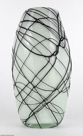  - Murano fekete - fehér üveg váza 20. század közepe – Aukció – Gyűjteményárverezés: 2. üveg árverés, 2023. 01.