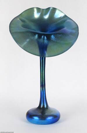 Louis Comfort Tiffany,  - Tiffany váza 1. – Aukció – Gyűjteményárverezés: Első üveg árverés, 2022. 11.